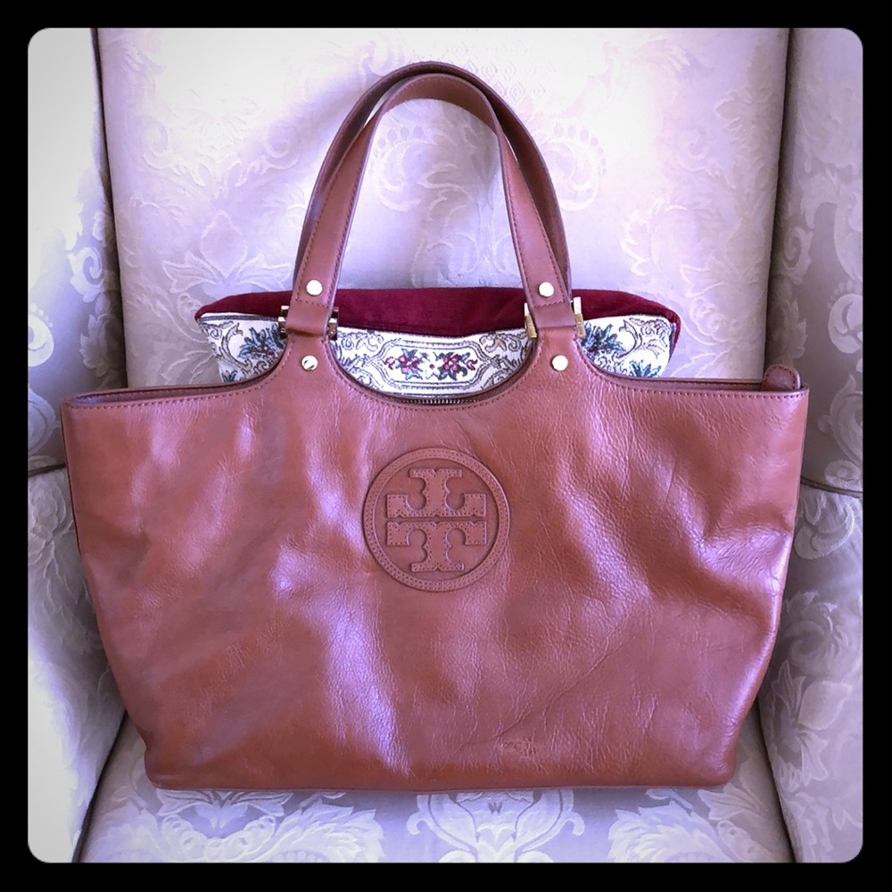 Tory Burch Bombé glazed chestnut leather tote❤️